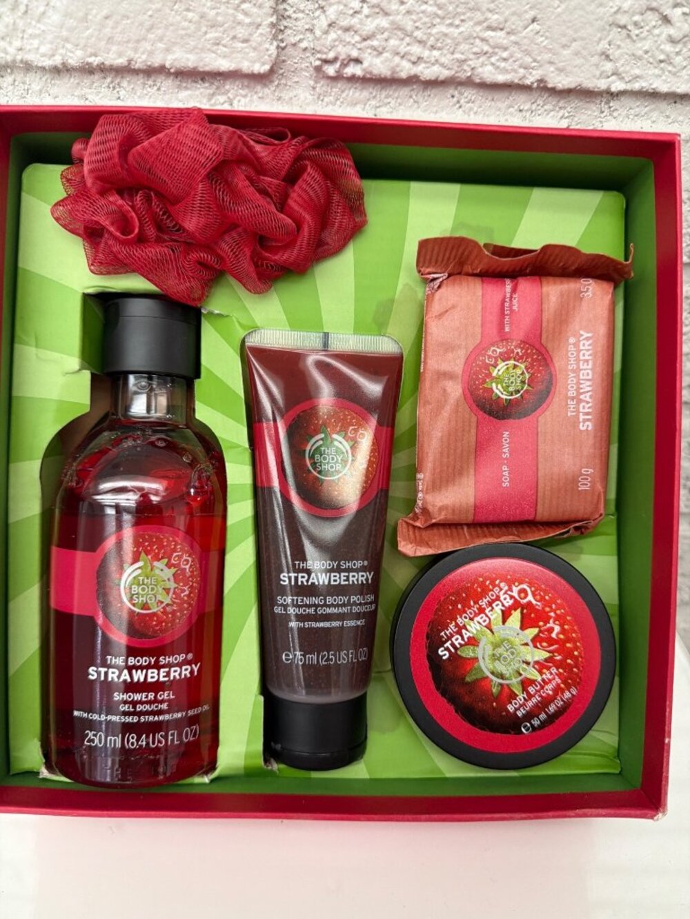 The Body Shop Strawberry 5 PCS Gift Set